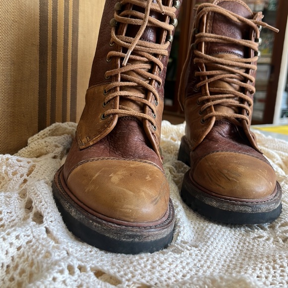 COLE HAAN || Country Woman’s Boots U.S.A. Vibram Lace Up Leather Tie - Picture 2 of 10